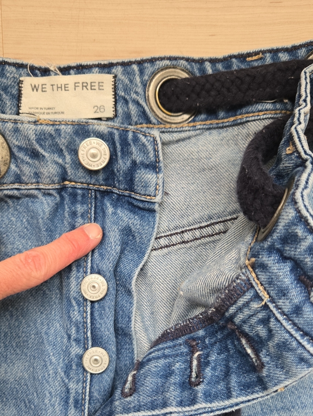 We The Free Moxie Barrel Jeans, Size 26 - Picture 3 of 4